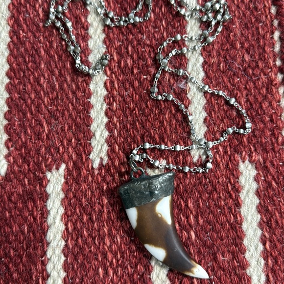 Handmade silver necklace with some sort of horn. - Picture 1 of 5